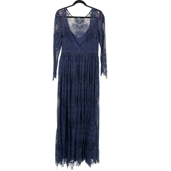 Monique Lhuillier Long Sleeve Formal Lace Gown - Picture 11 of 14